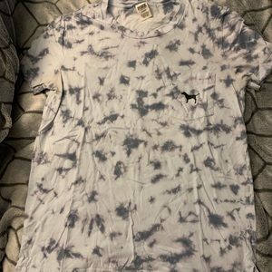 VS PINK campus tee size medium!!